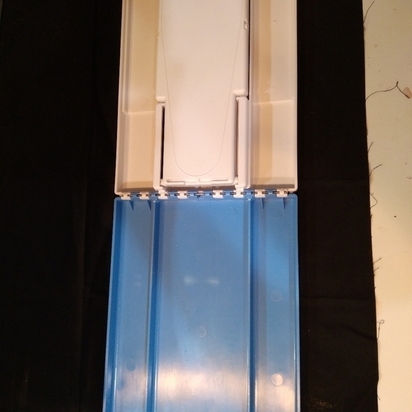 Stedi Pedi - DIY Home Pedicure Kit - Pedicure Tool In Blue - Picture 5 of 6